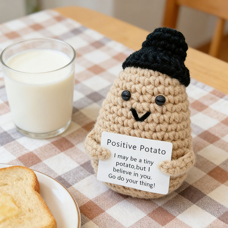 Home Textiles Today - かわいいポジティブポテトのニット帽付き手編み人形、手作りの毛糸おもちゃ、子供や友達への感動的な元気を与えるギフト、家のデスク飾り