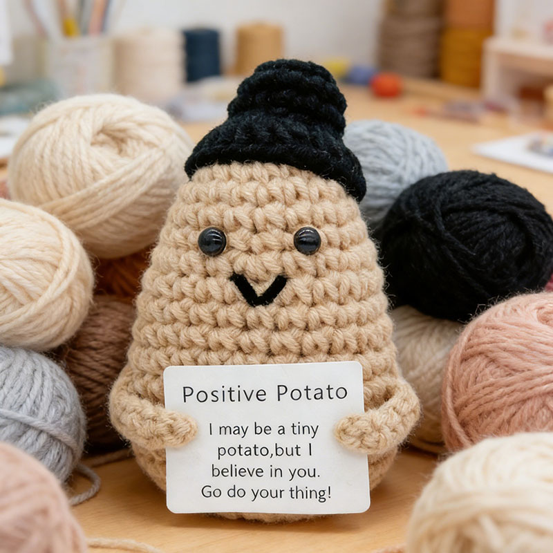かわいいポジティブポテトのニット帽付き手編み人形、手作りの毛 - Home Textiles Today のレビューと価格