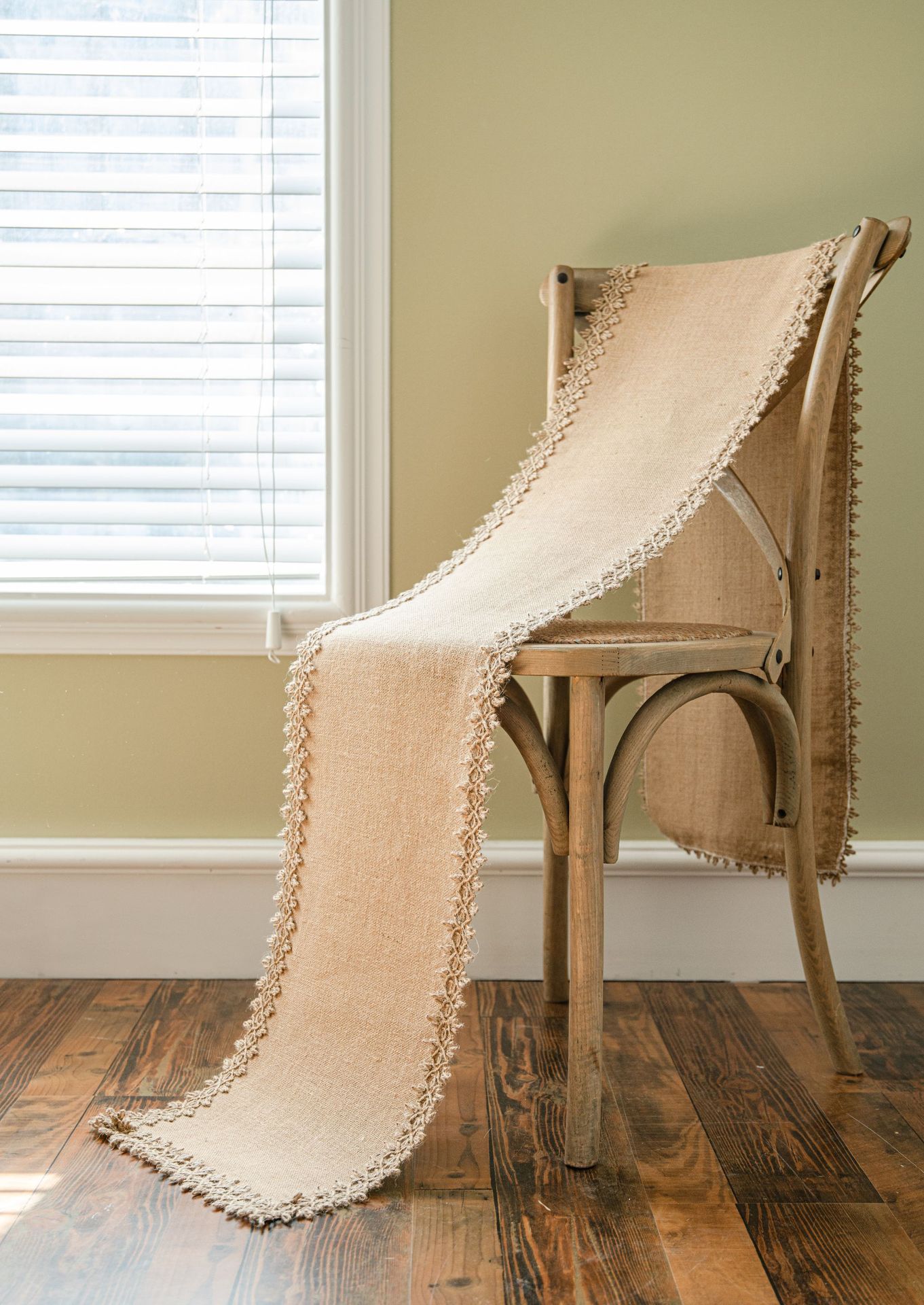シンプルなレースのテーブルランナー,天然のヴィンテージジュー - Home Textiles News のレビューと価格